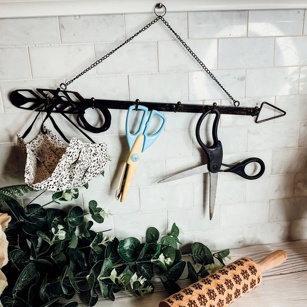 Arrow Wall Hanger, Metal Arrow Hanging Hooks for Keys, Hats, Coats or other Items